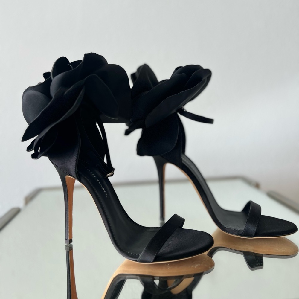 Like new GIUSEPPE ZANOTTI Peony 115mm Sandals In Schwarz $1,395 38 - Picture 12 of 12